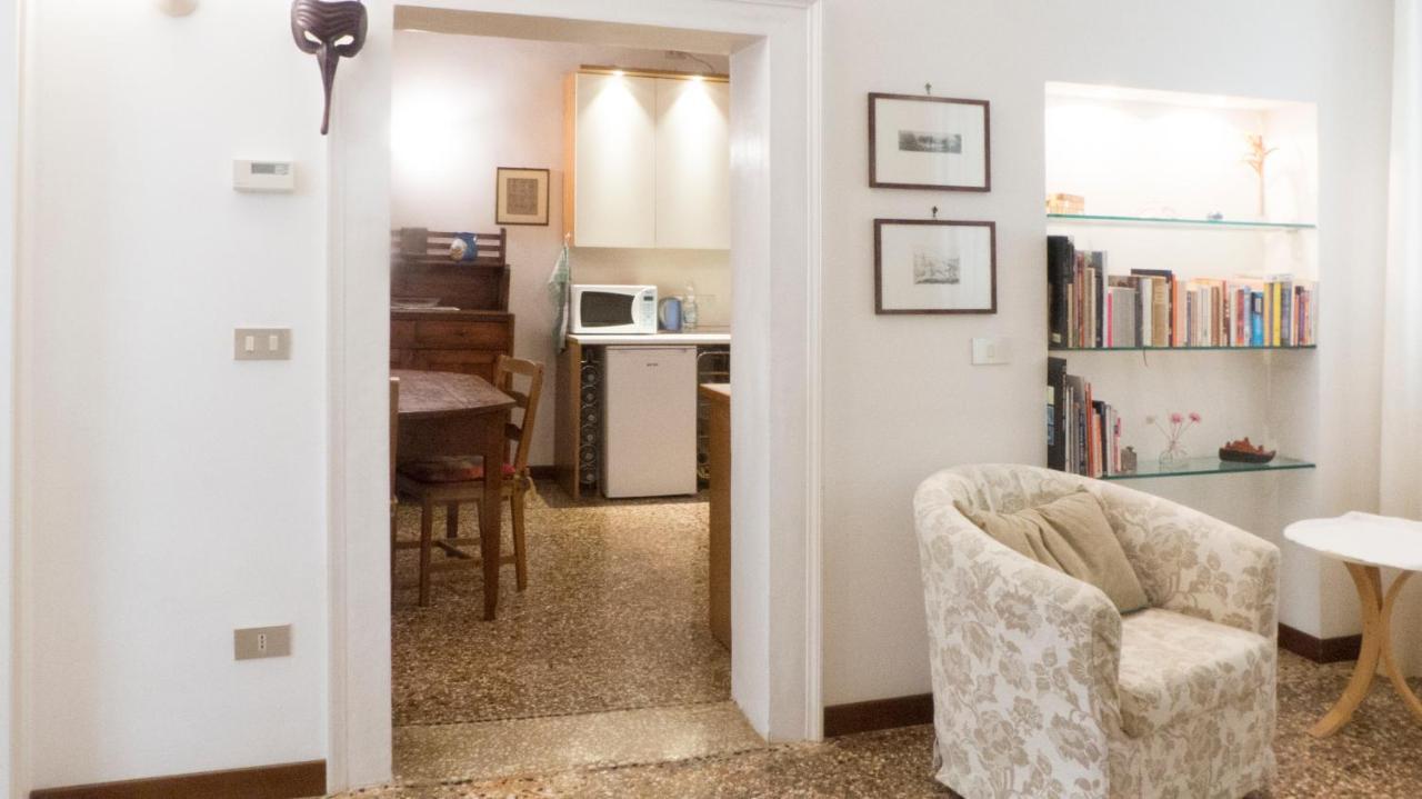 Appartamento con 2 Camere da Letto - Calle Dei Todeschini, San Polo 1225
