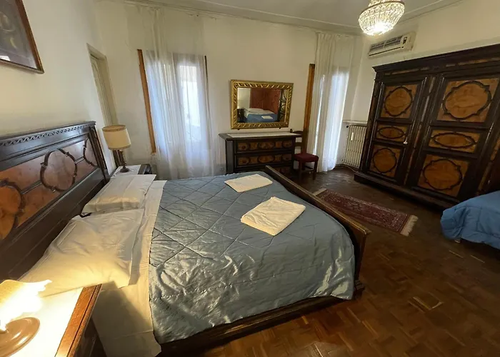 Princess Guest House Canal View